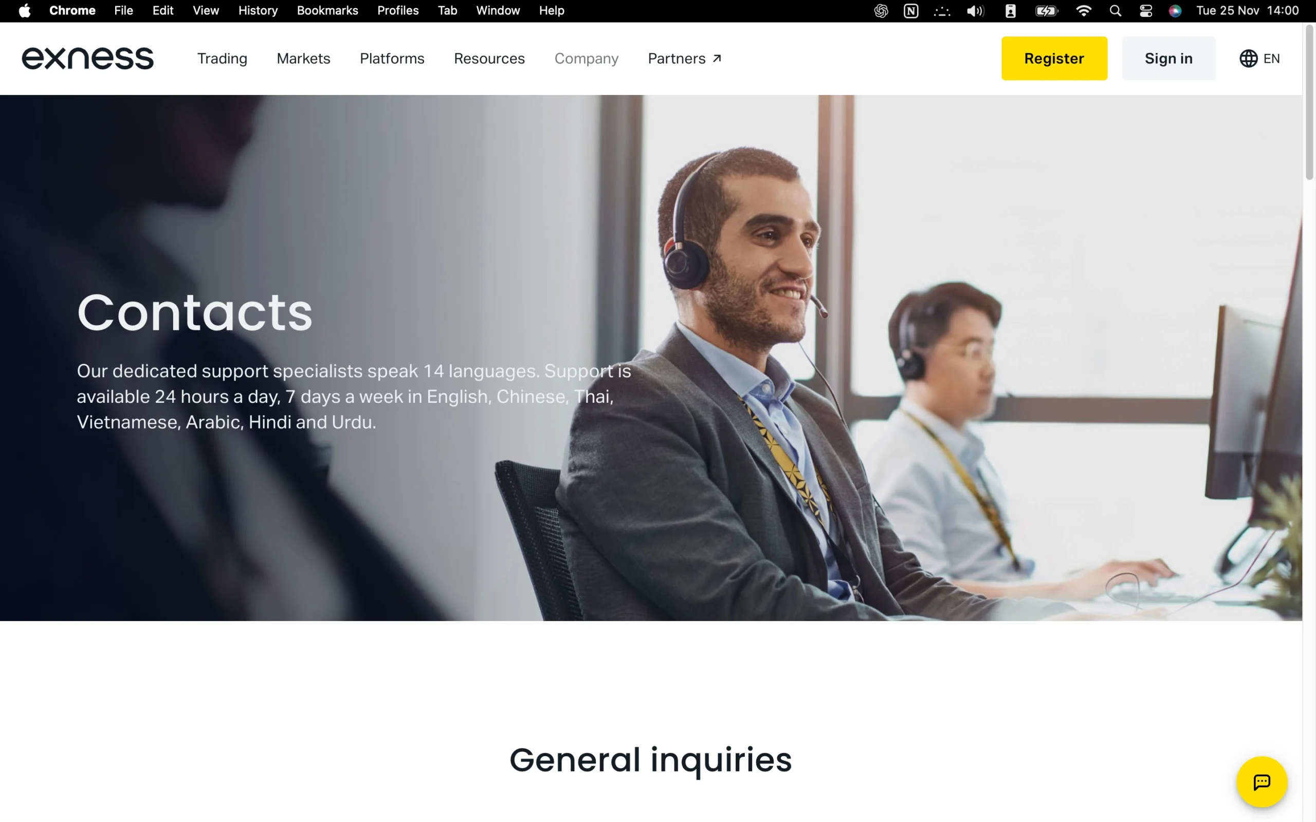 Exness review image showing customer support options including a contact form, live chat, and help center.